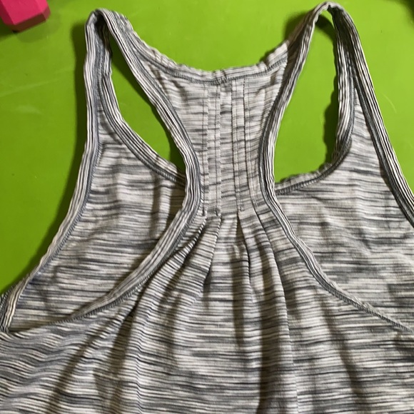 Lululemon tank - Picture 3 of 4